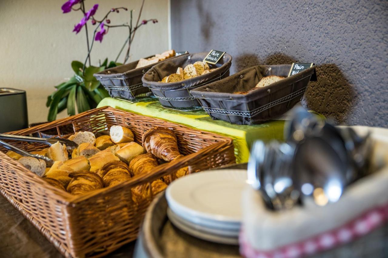 Logis Hotel - Auberge Du Pastel - Hotel 3 Etoiles Et Restaurant Nailloux Buitenkant foto